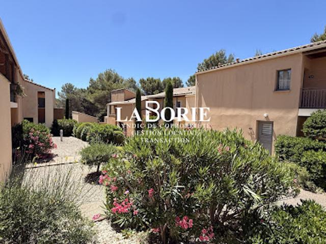 Appartement avec terrasse et piscine