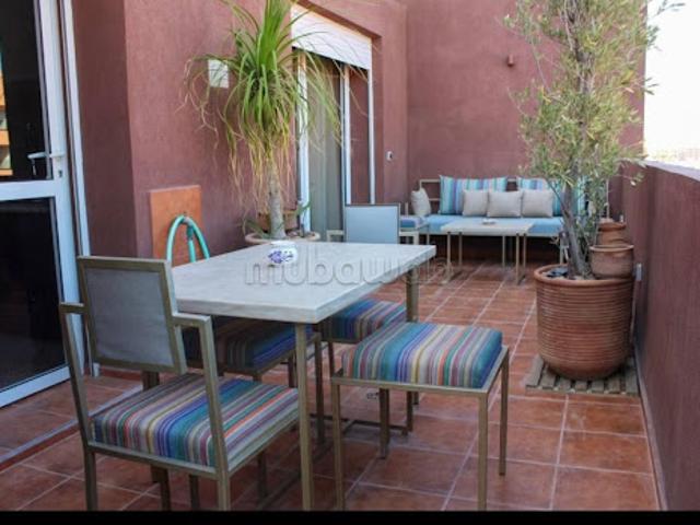 Appartement avec terrasse et piscine