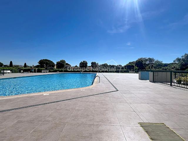 Appartement avec terrasse et piscine