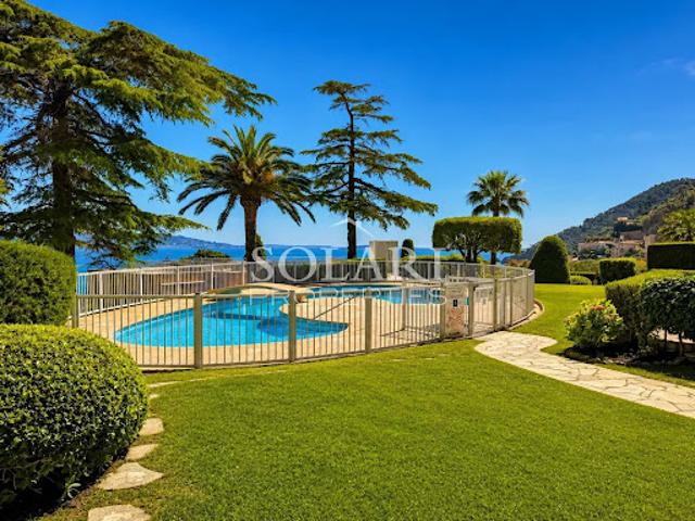 Appartement avec terrasse et piscine