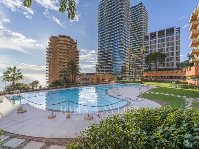 Appartement avec terrasse et piscine