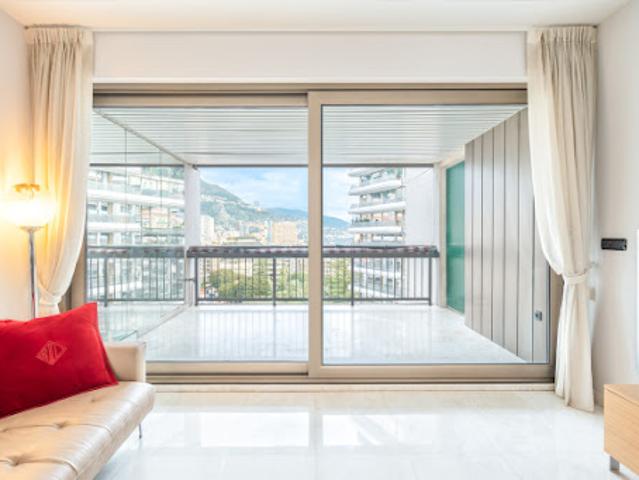 Appartement avec terrasse et piscine