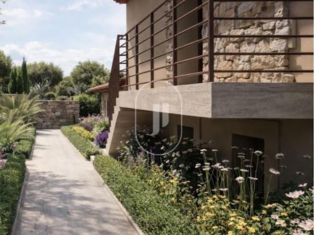 Appartement avec terrasse et piscine