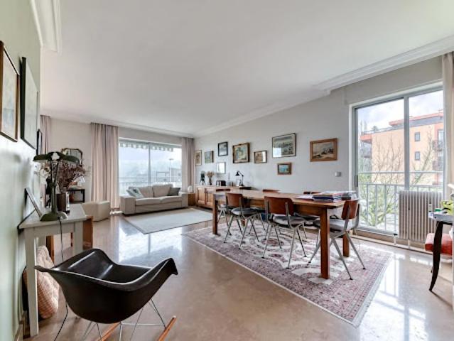 Appartement avec terrasse et piscine