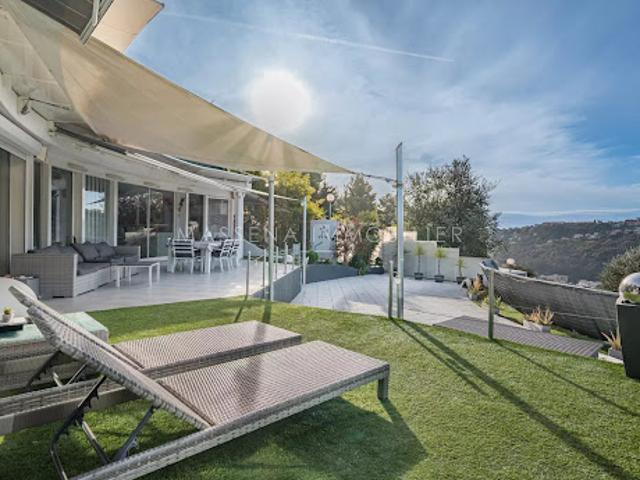 Appartement avec terrasse et piscine