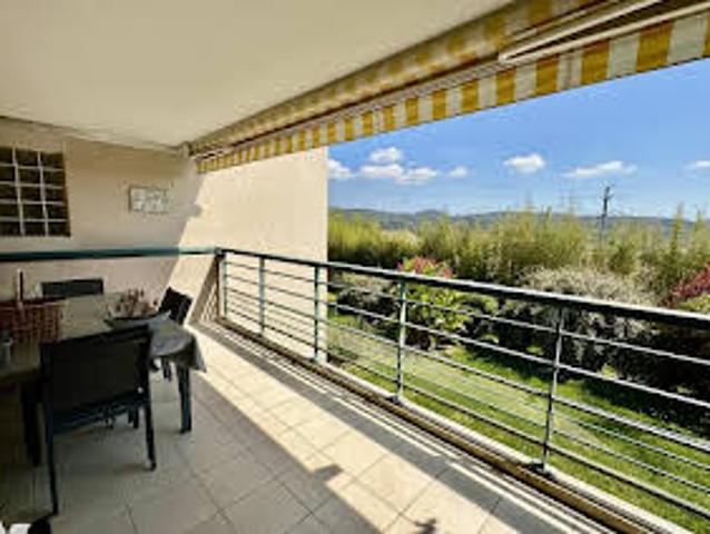 Appartement avec Terrasse et Piscine