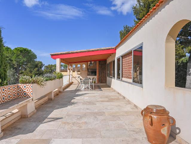 Appartement avec terrasse et piscine