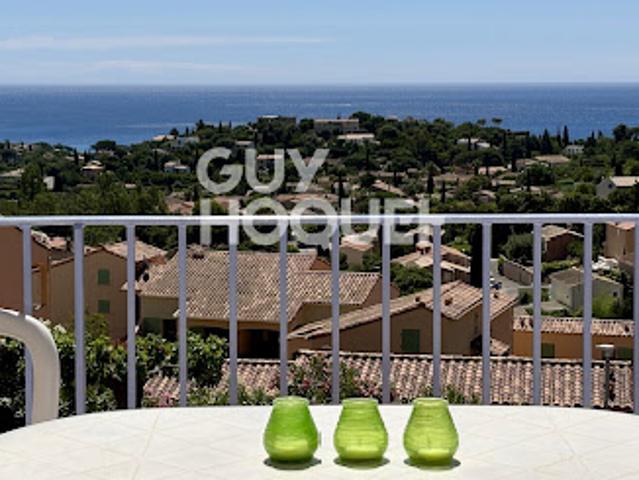 Appartement avec terrasse et piscine