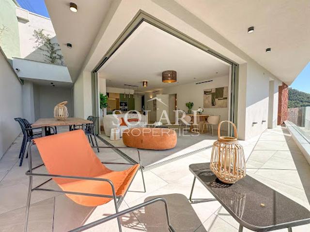 Appartement avec terrasse et piscine