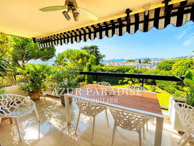 Appartement avec terrasse et piscine