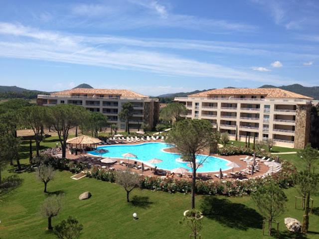 Appartement avec terrasse et piscine