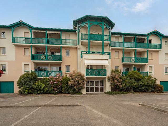 Appartement avec terrasse et piscine