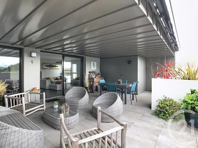 Appartement avec terrasse et piscine