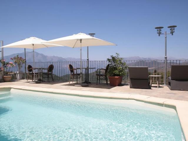 Appartement avec terrasse et piscine