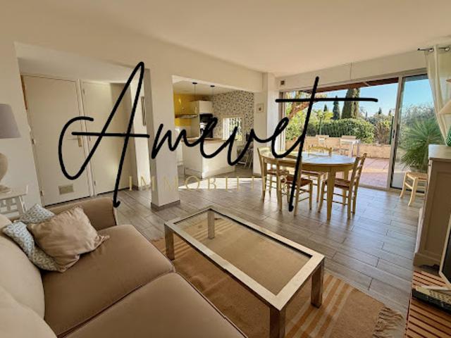 Appartement avec terrasse et piscine