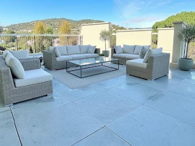 Appartement avec terrasse et piscine