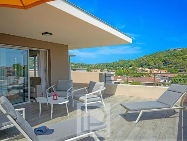 Appartement avec terrasse et piscine