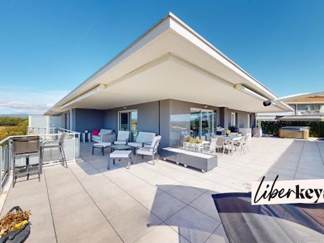 Appartement avec terrasse et piscine