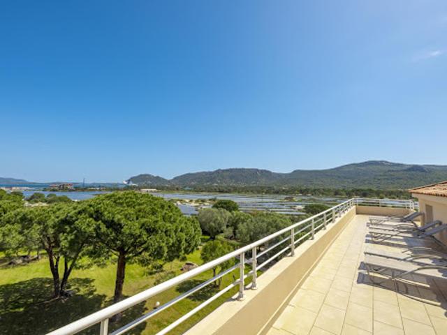 Appartement avec terrasse et piscine
