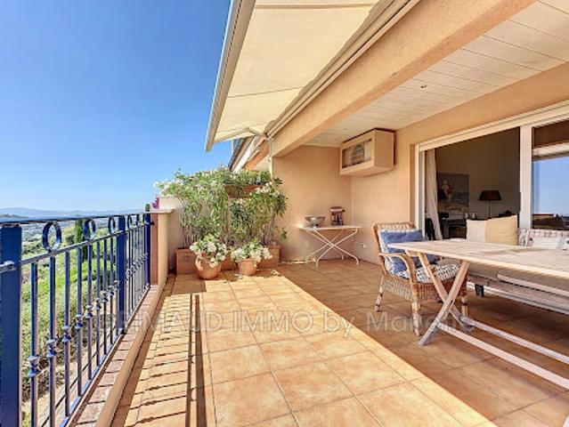 Appartement avec terrasse et piscine