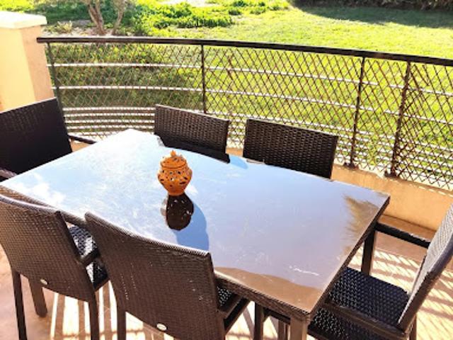 Appartement avec terrasse et piscine