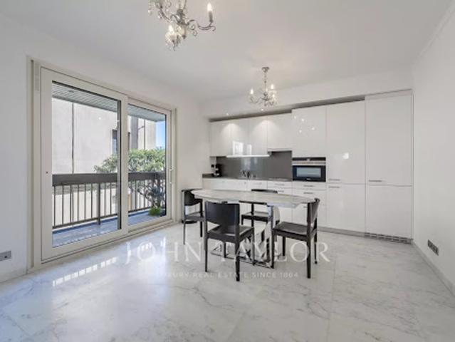 Appartement avec terrasse et piscine