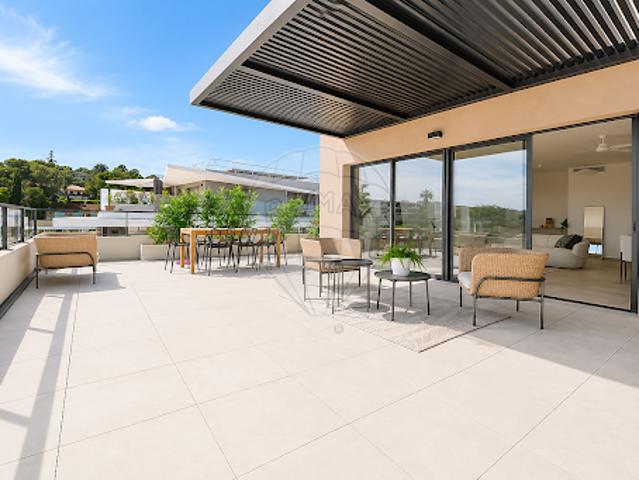 Appartement avec terrasse et piscine