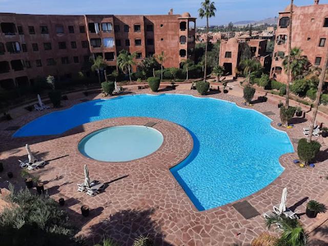 Appartement avec terrasse et piscine