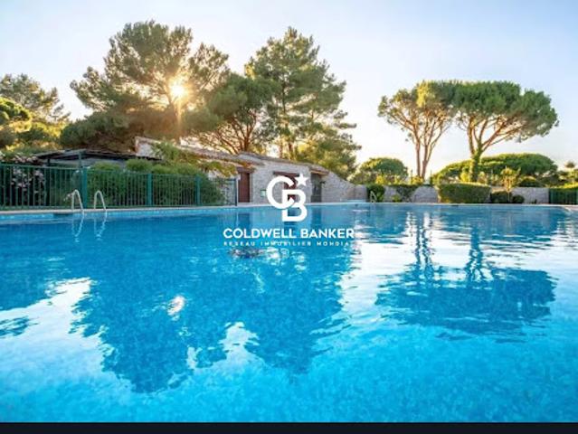 Appartement avec terrasse et piscine