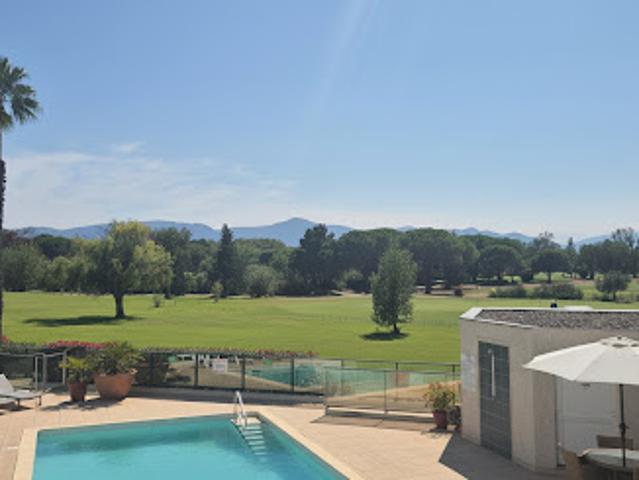 Appartement avec terrasse et piscine
