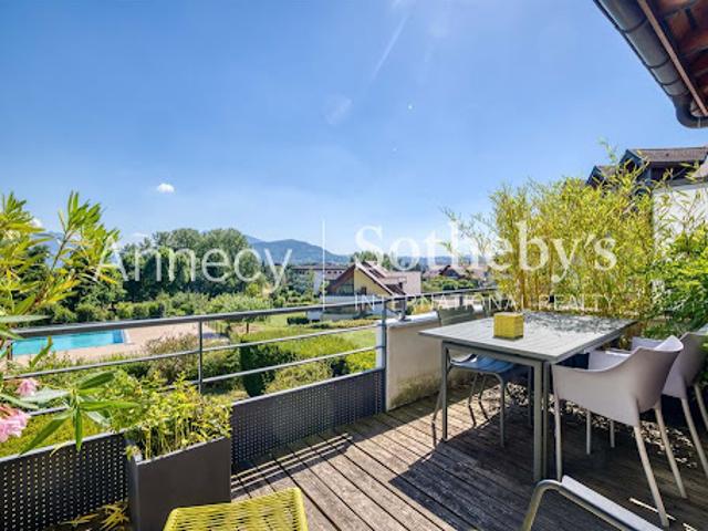 Appartement avec terrasse et piscine