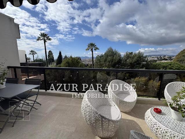 Appartement avec terrasse et piscine