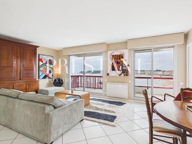 Appartement avec terrasse et vue panoramique sur la baie