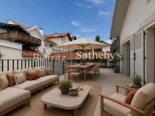 Appartement avec terrasse et 2 parkings St Charles