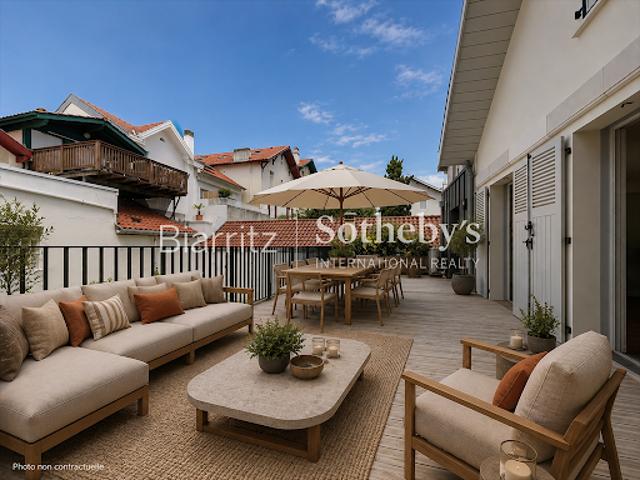 Appartement avec terrasse en bord de mer