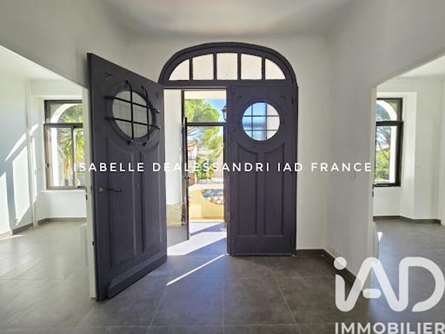 Appartement avec terrasse en bord de mer