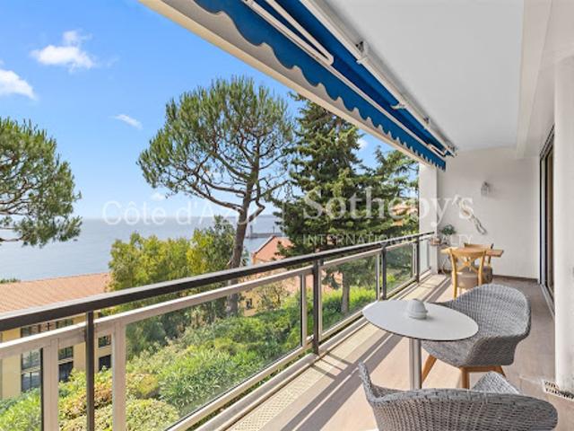 Appartement avec terrasse en bord de mer
