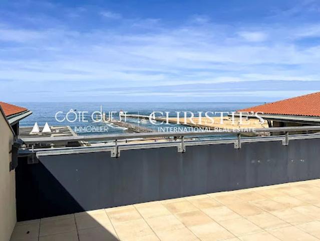 Appartement avec terrasse en bord de mer