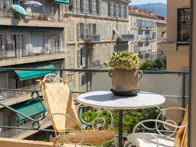 Appartement avec terrasse en bord de mer