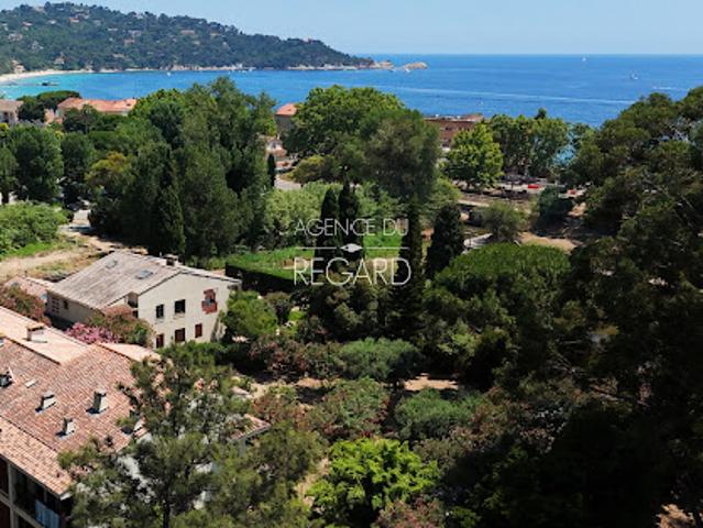 Appartement avec terrasse en bord de mer