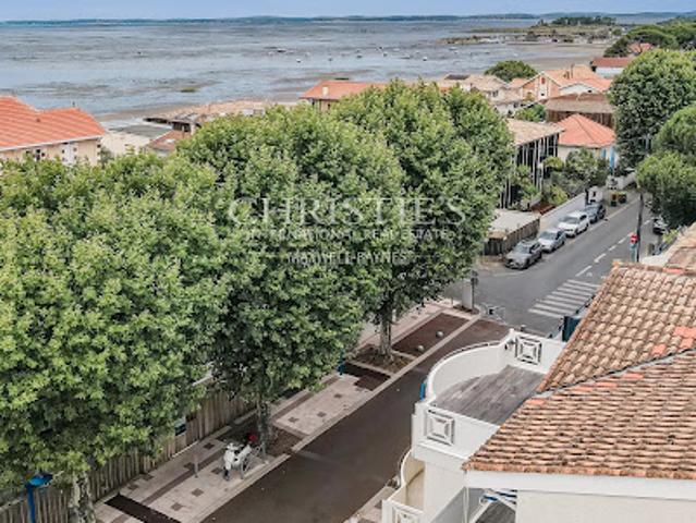 Appartement avec terrasse en bord de mer