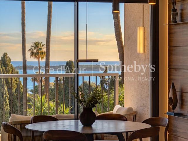 Appartement avec terrasse en bord de mer