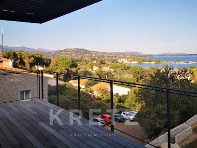 Appartement avec terrasse en bord de mer