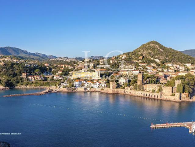 Appartement avec terrasse en bord de mer