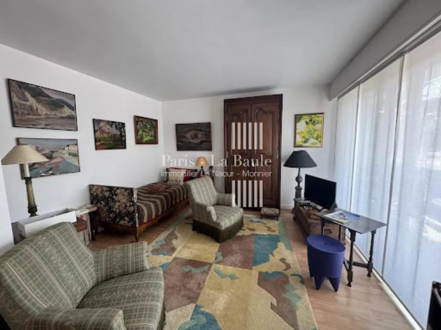Appartement avec terrasse en bord de mer
