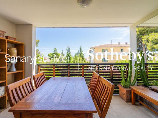 Appartement avec terrasse en bord de mer