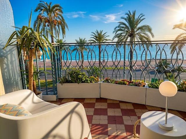 Appartement avec terrasse en bord de mer