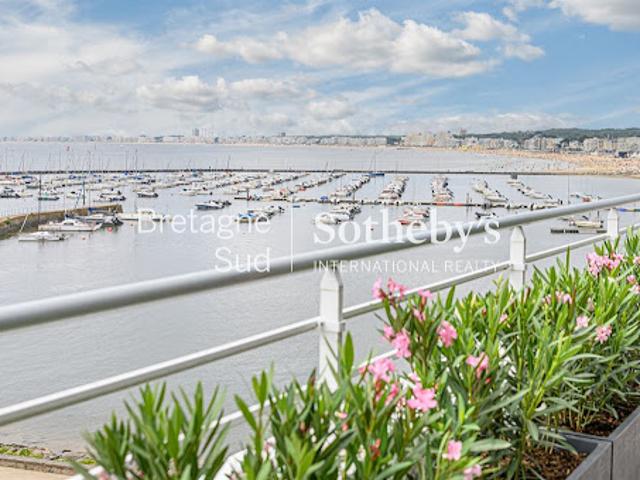 Appartement avec terrasse en bord de mer