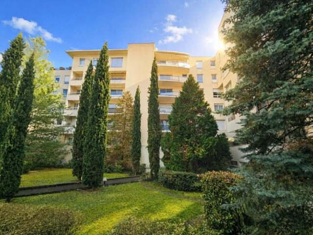 Appartement avec terrasse, garage et ascenseur / Idéal premier achat ou investissement locatif