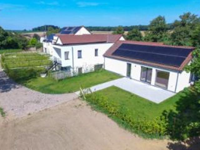Appartement avec terrasse, jardin et emplacements de parking